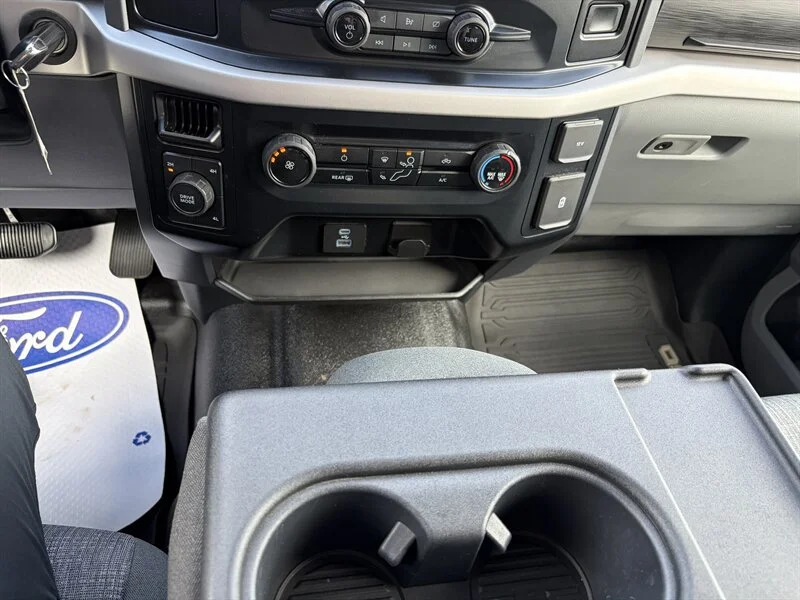 Used 2023 Blue Ford XLT image 9