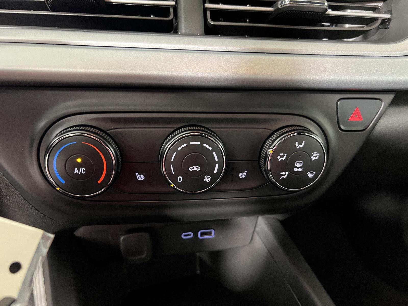 Used 2025 Summit White Chevrolet 1RS image 26