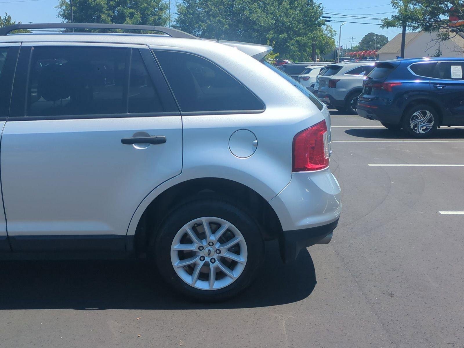 Used 2013 Ingot Silver Metallic Ford SE image 24