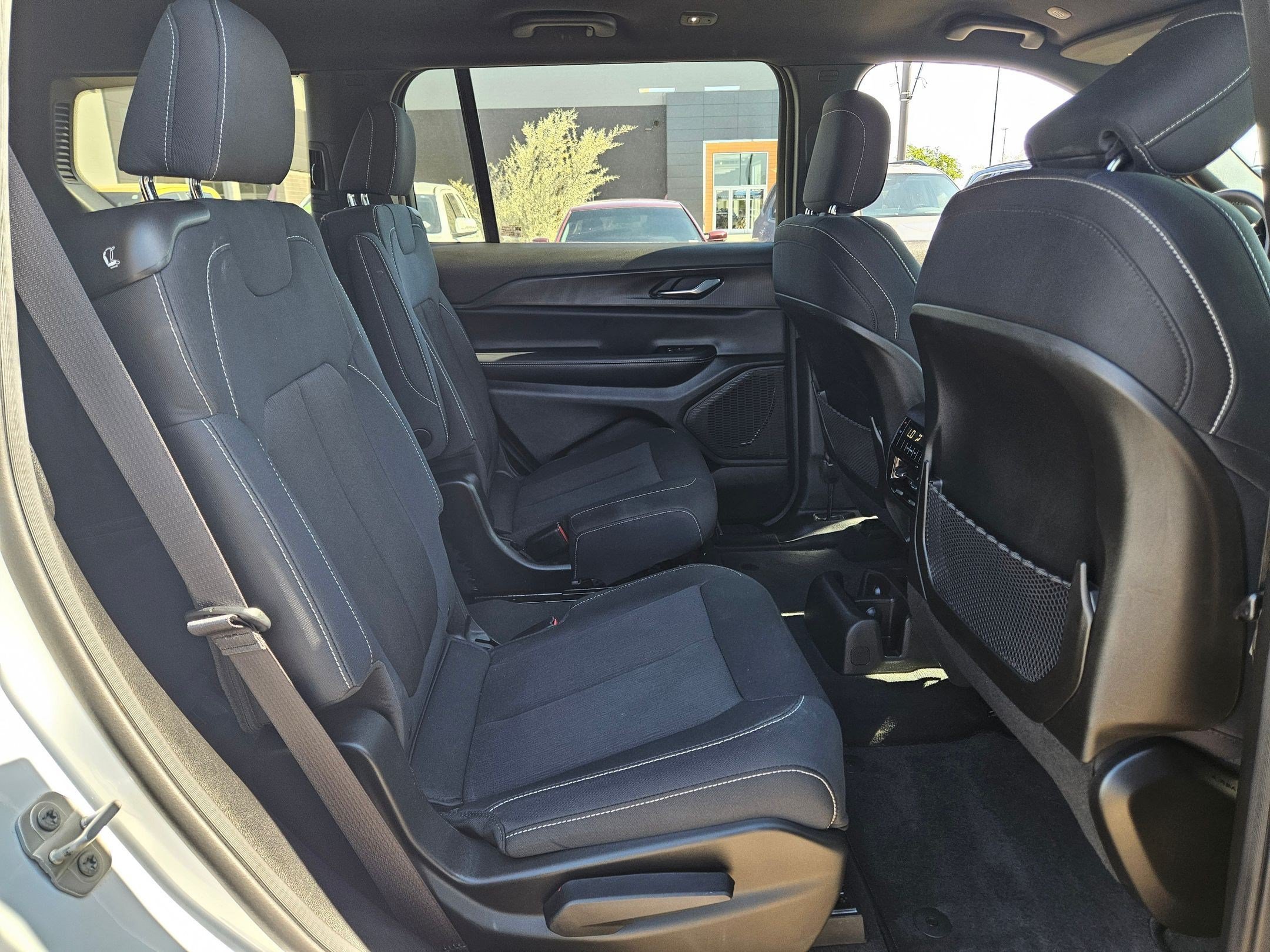 Used 2024 White Jeep Laredo 4x4 image 23