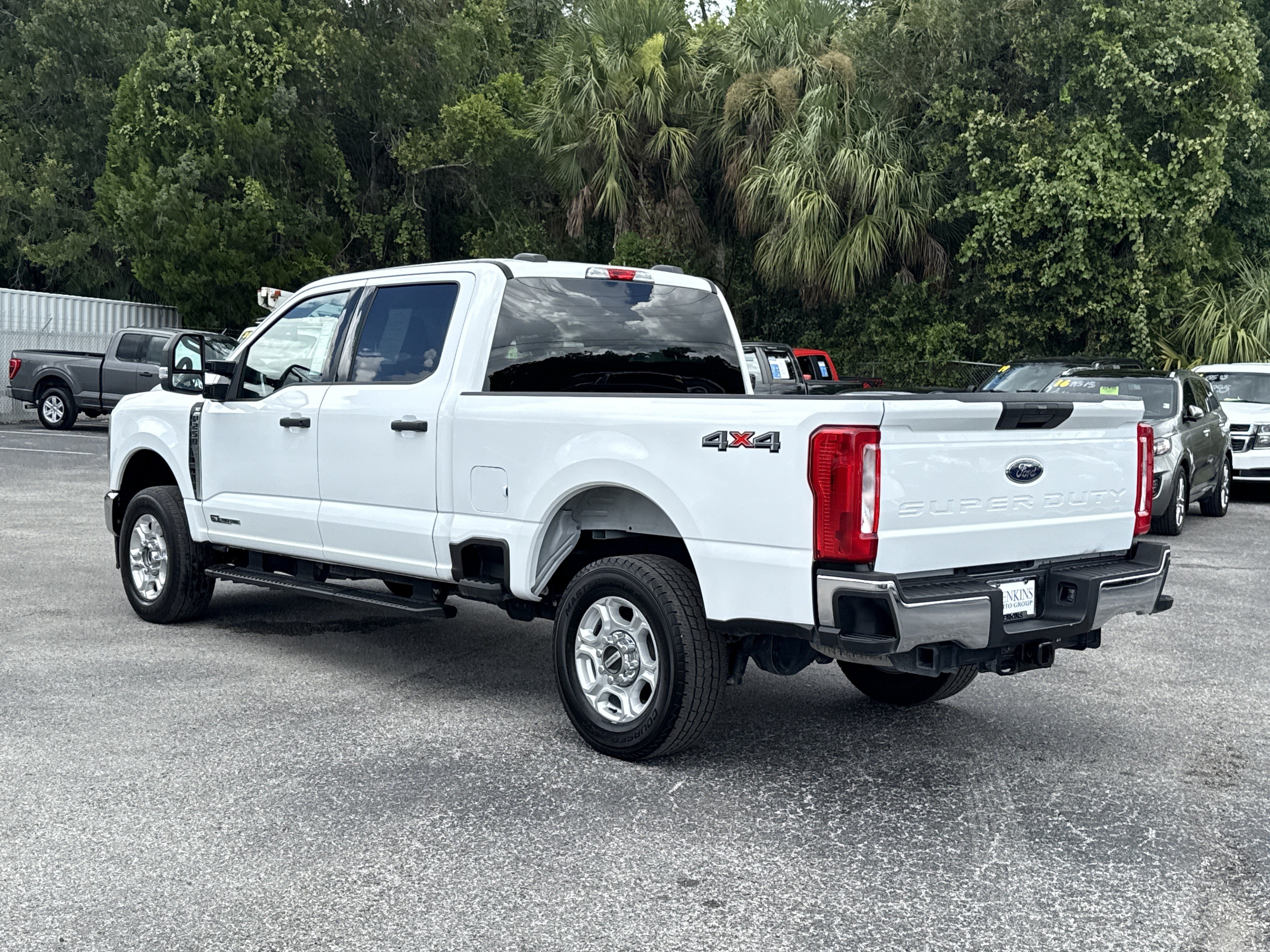 Used 2025 Oxford White Ford XLT image 11