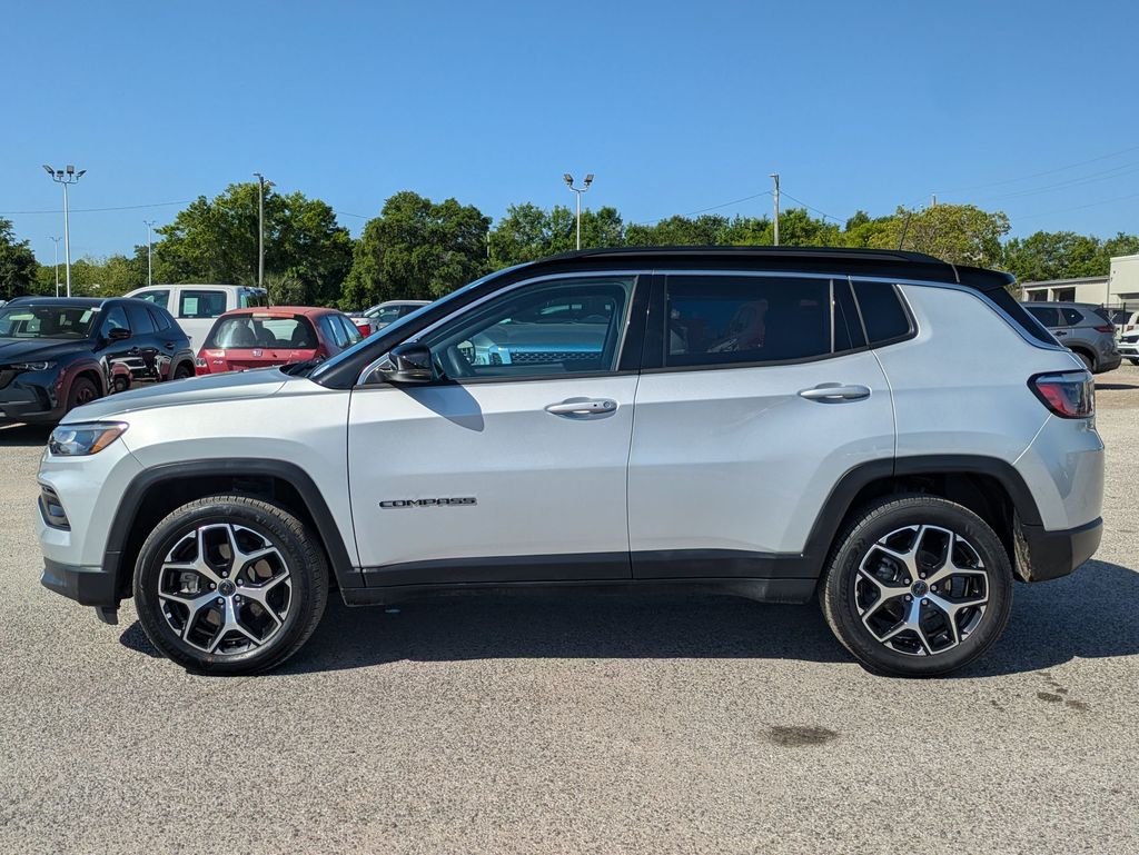 Used 2025 Silver Jeep Limited image 2