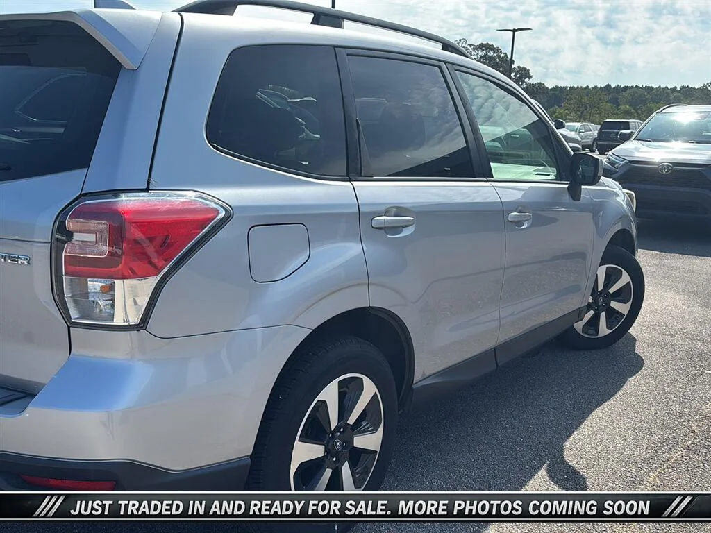 Used 2018 Silver Subaru 2.5i Premium image 2