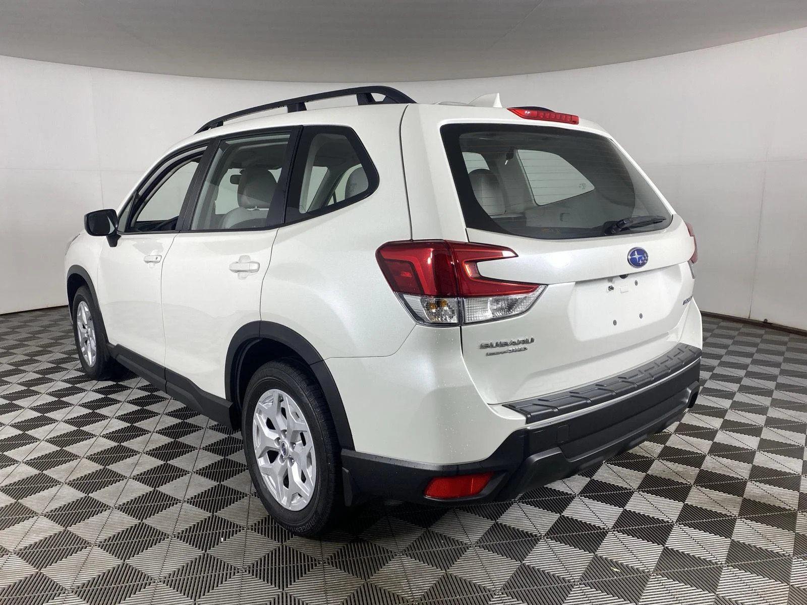 Used 2023 Crystal White Pearl Subaru  image 5