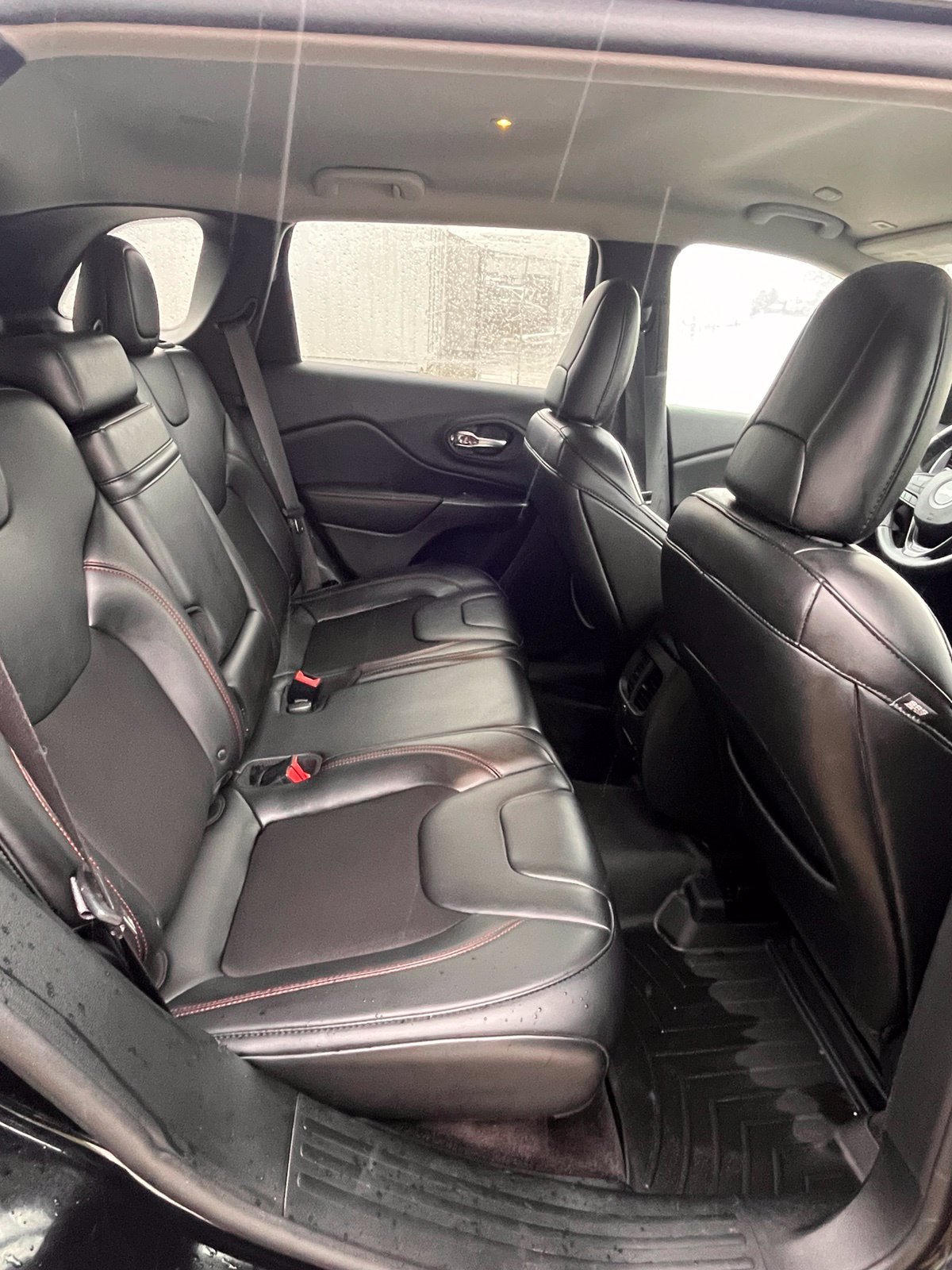 Used 2019 Black Jeep Trailhawk image 27