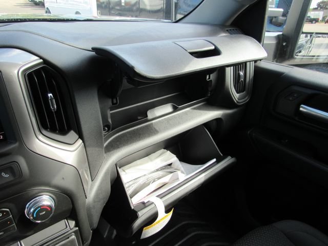New 2026 Onyx Black GMC Pro image 21