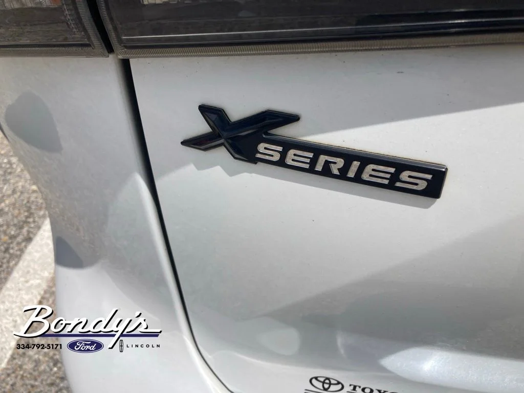 Used 2023 Pearl Toyota LE image 5