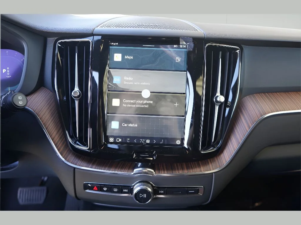 2025 Volvo XC60 Plus - Photo 14