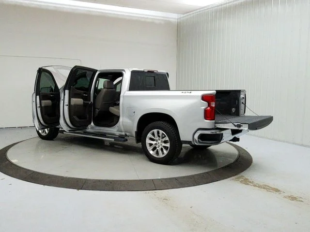 Used 2019 Silver Chevrolet LTZ image 14