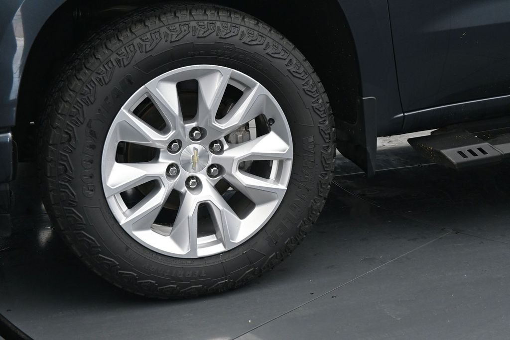 Used 2021 Gray Chevrolet Custom image 12