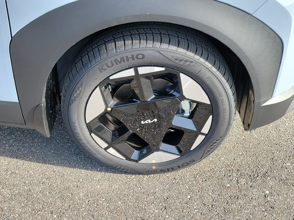 New 2027 Pale Gray Kia EX image 40