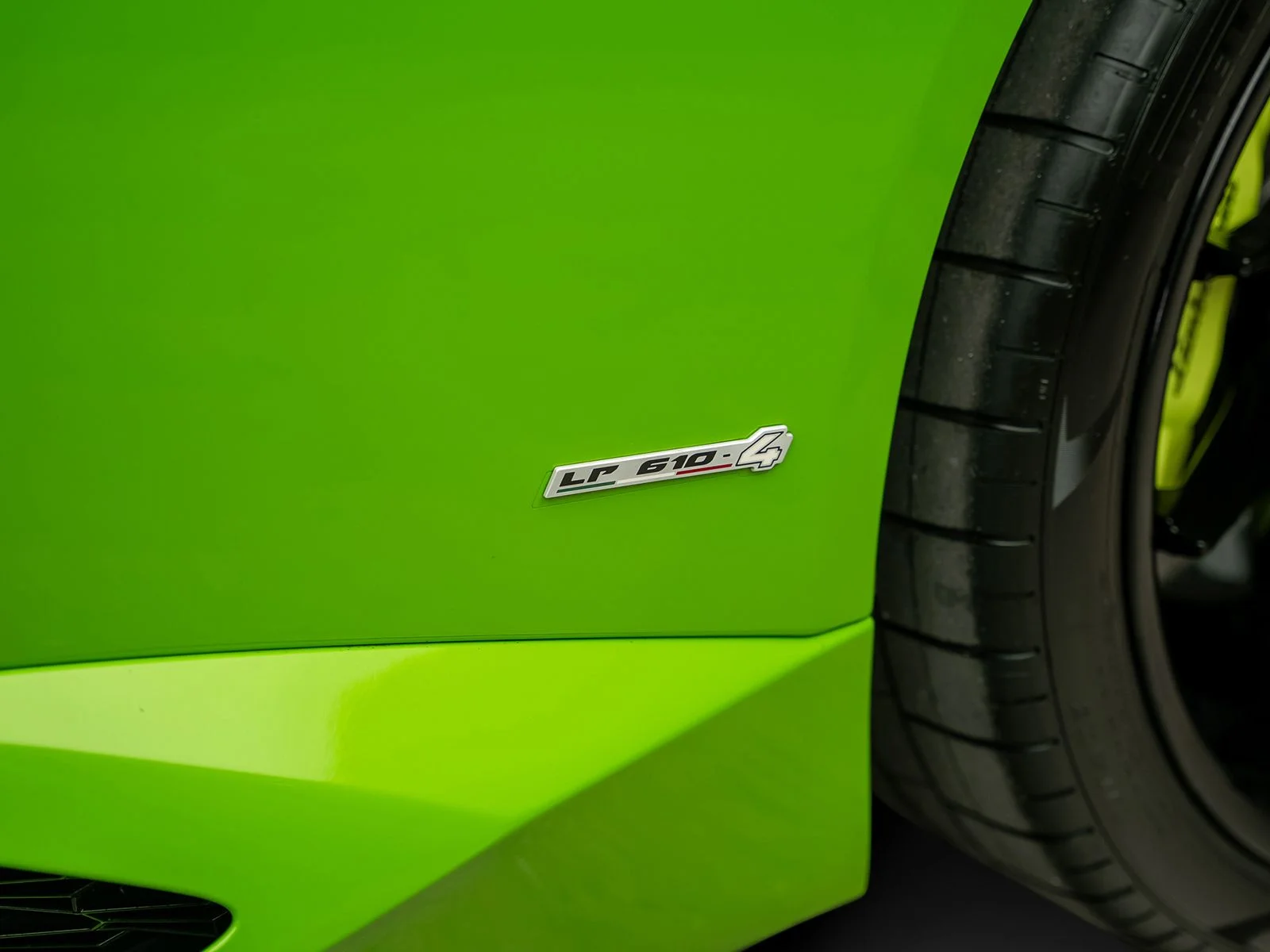 Used 2015 Green Lamborghini LP610-4 image 24