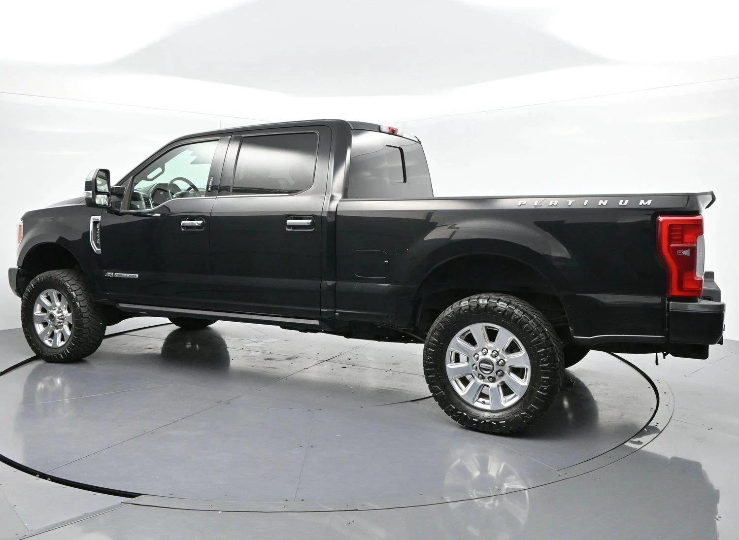 Used 2017 Shadow Black Ford Platinum image 5