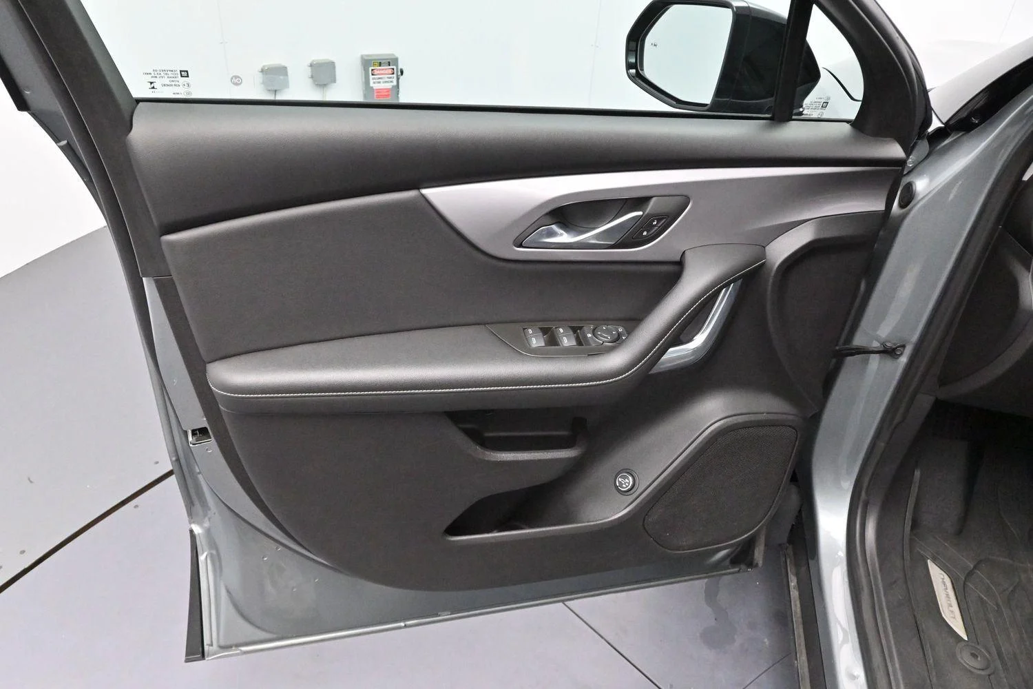 Used 2024 Sterling Gray Metallic Chevrolet 2LT image 9
