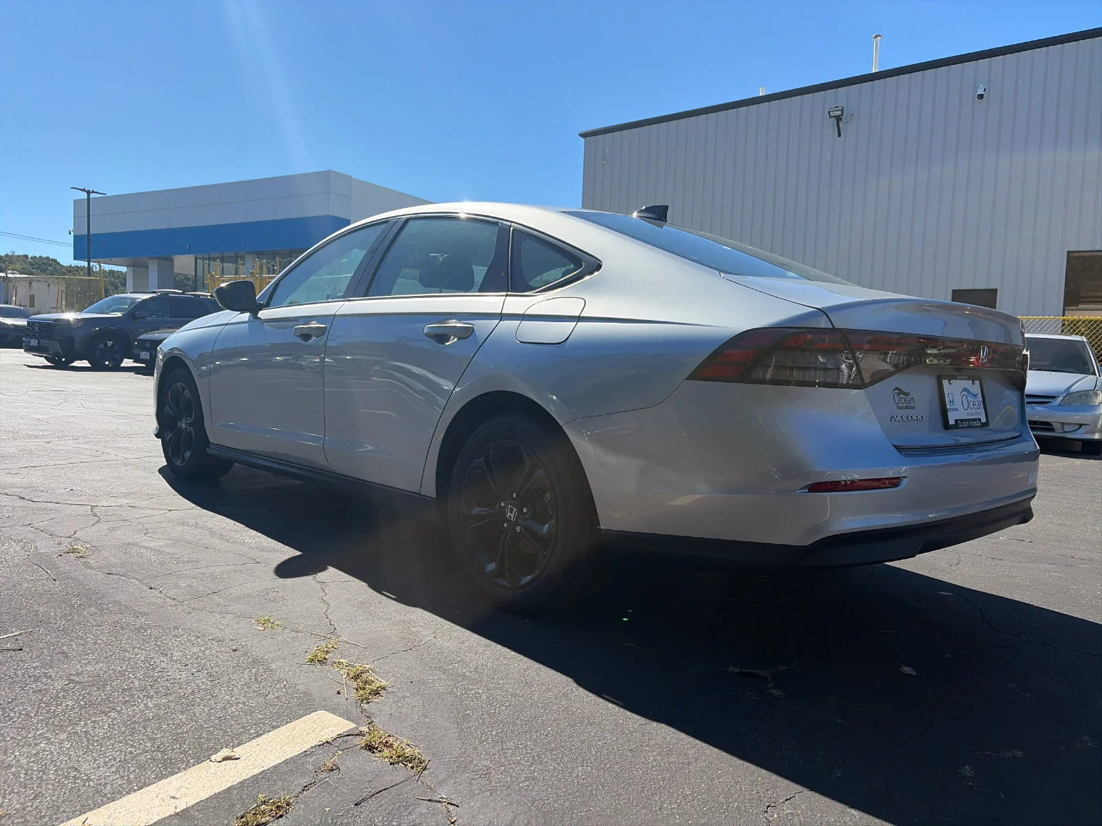 Used 2025 Silver Metallic Honda SE image 3