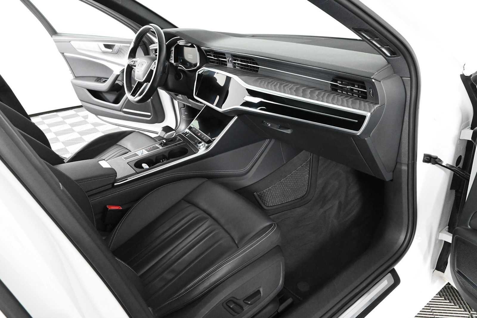 Used 2024  AUDI  image 10