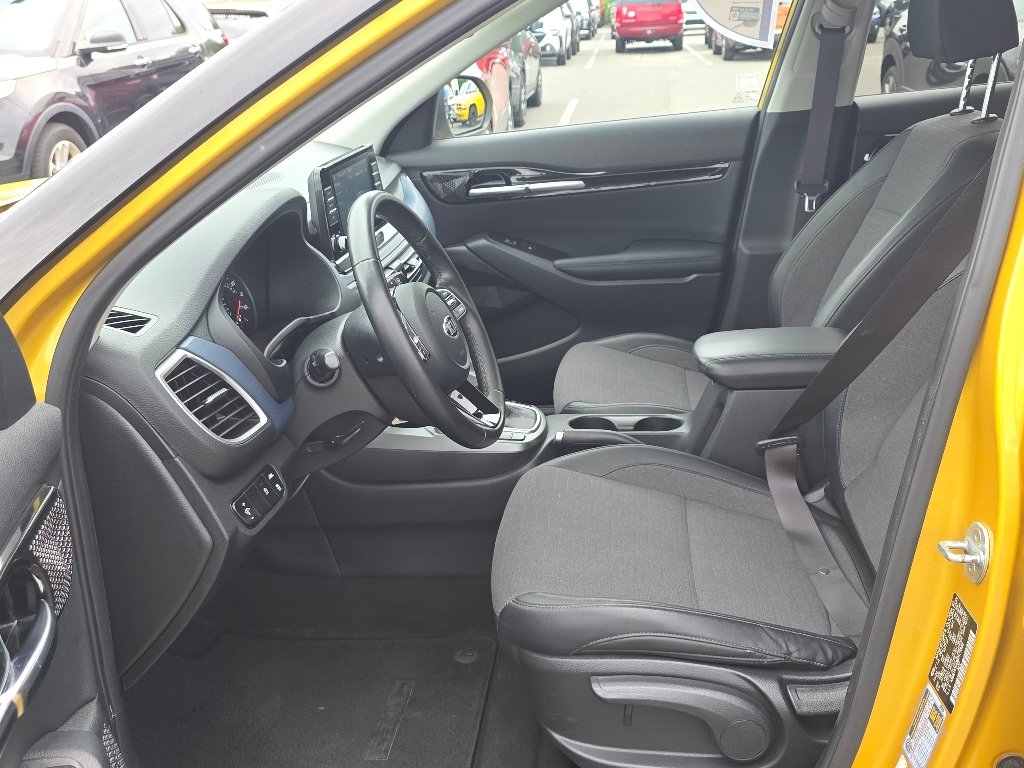 Used 2021 Starbright Yellow/Black Roof Kia S image 32