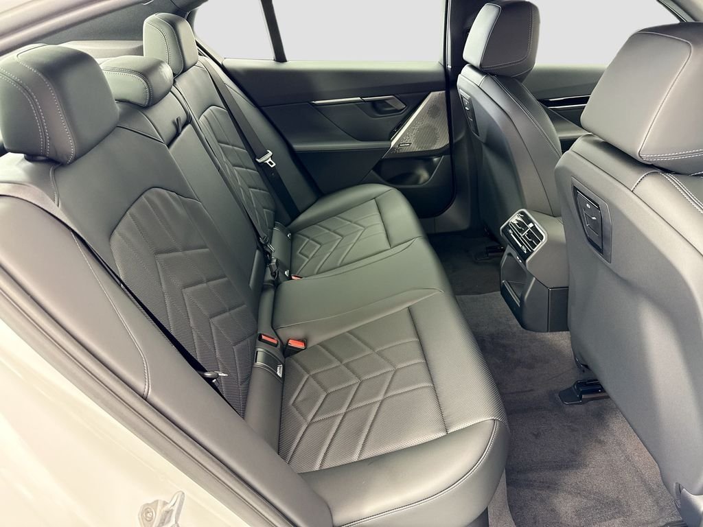 Used 2026 White Metallic BMW 530i image 21