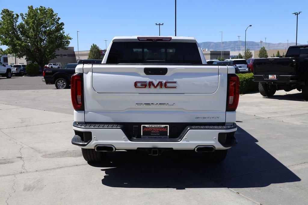 Used 2020 White Frost Tricoat GMC Denali image 5
