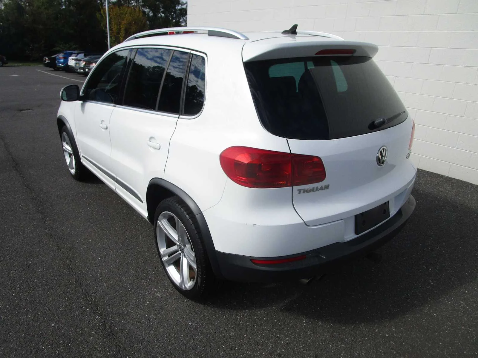 Used 2014 Pure White Volkswagen R-Line image 6