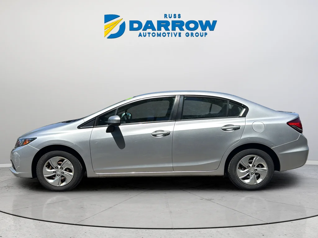 Used 2015  Honda LX image 2