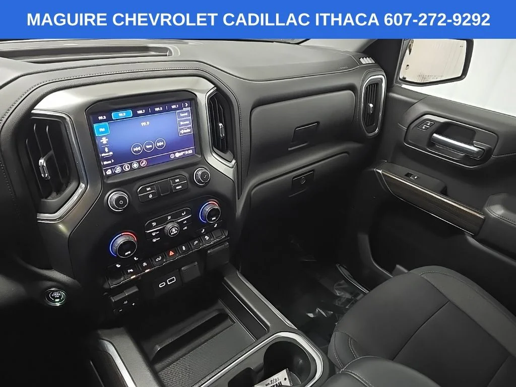Used 2020 Silver Chevrolet RST image 25