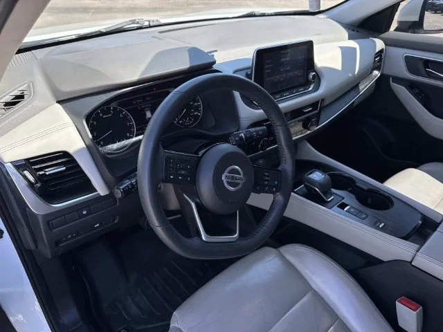 Used 2021 White Nissan SL image 46