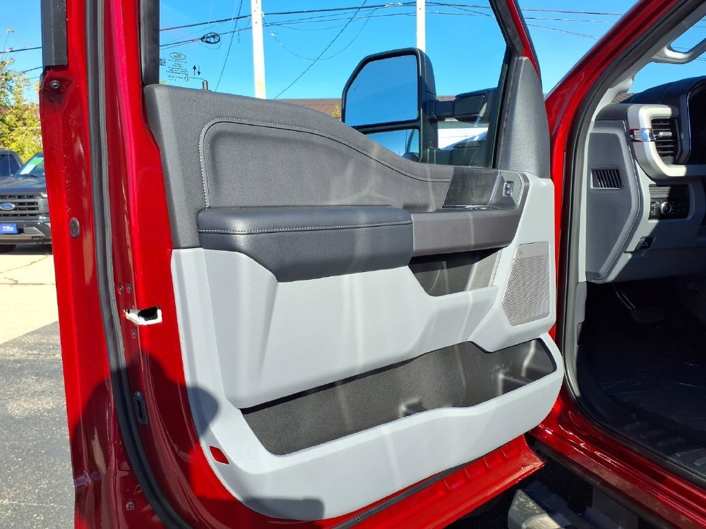 New 2027 Ruby Red Metallic Tinted Clearcoat Ford F-250® XLT image 10