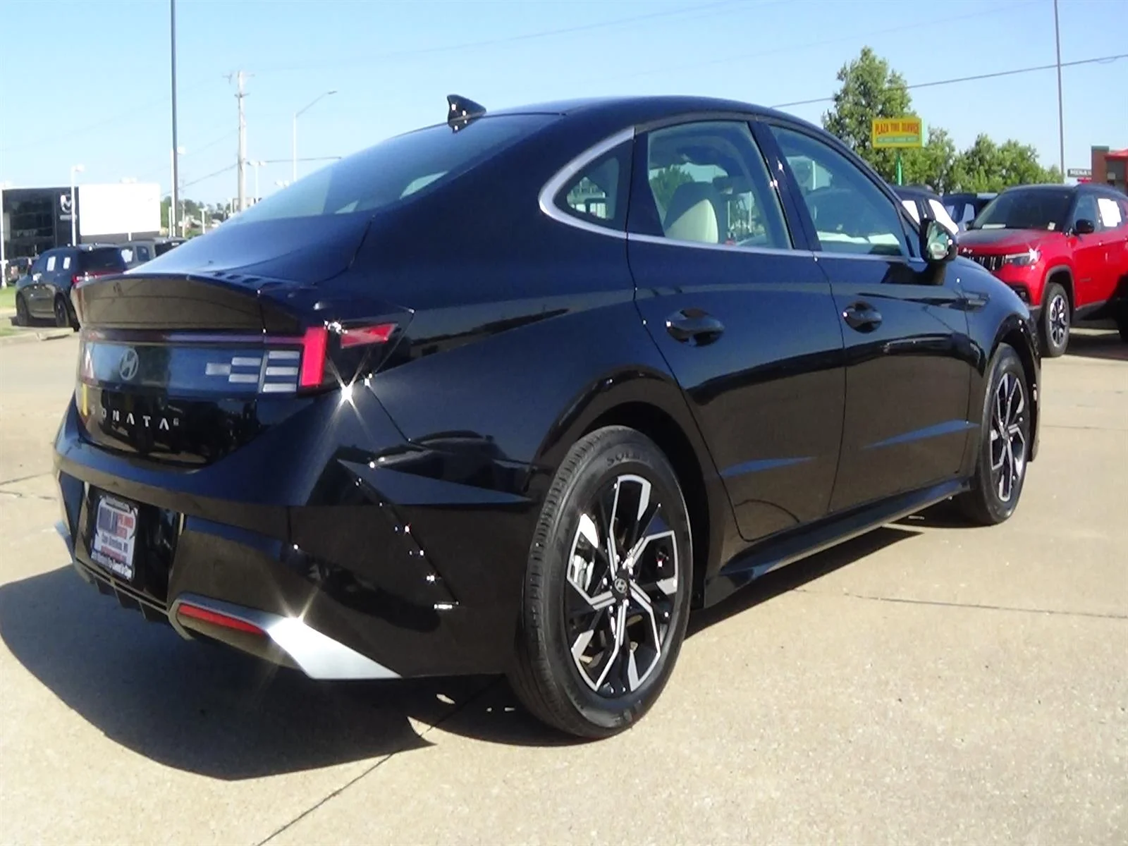 Used 2025 Abyss Black Pearl (a2b) Hyundai SEL image 6