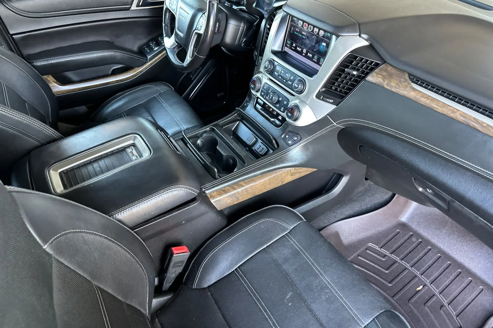 Used 2018 Quicksilver Metallic GMC Denali image 18