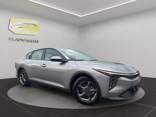 2025 Kia K4 LXS AT's photo