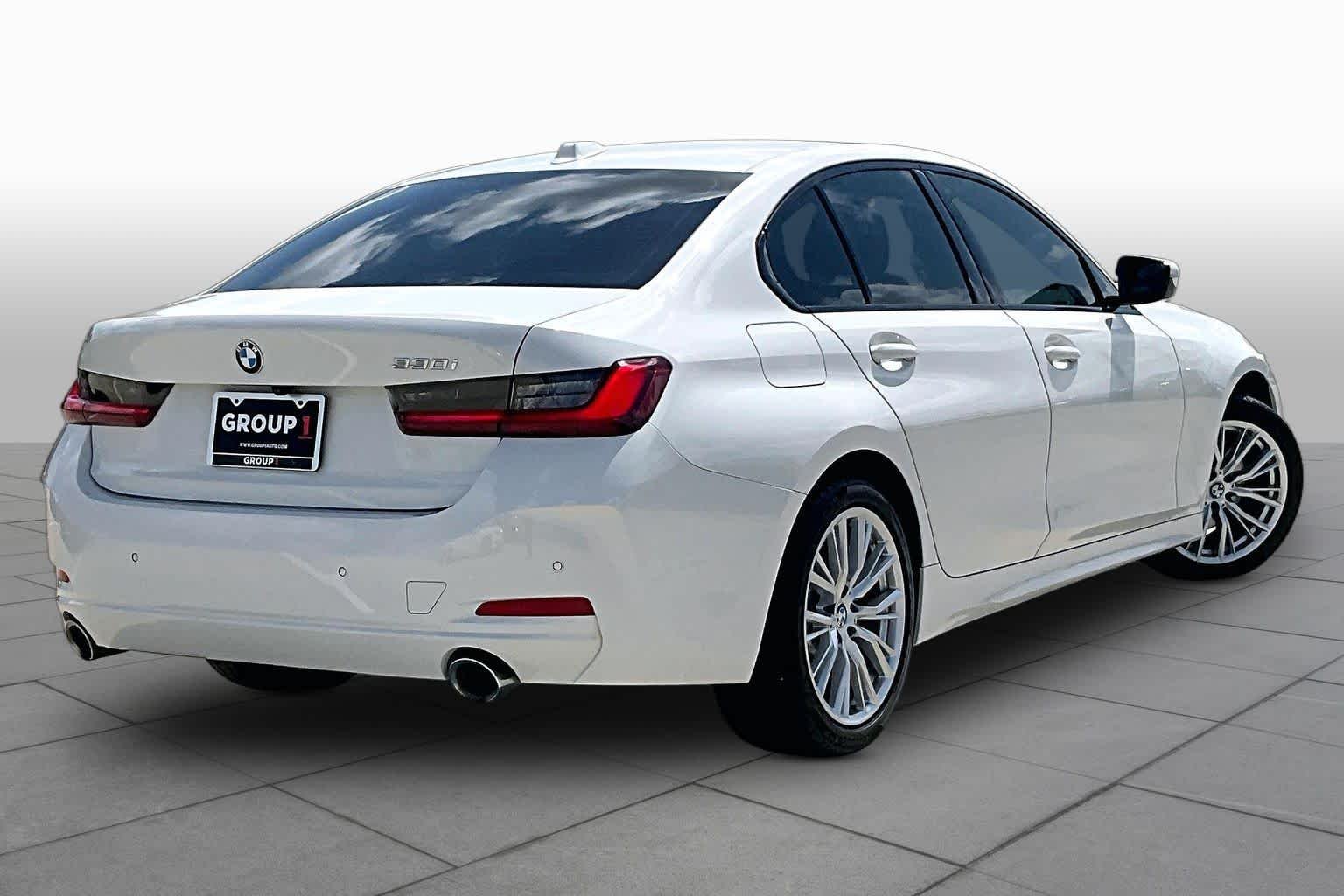Used 2023 Alpine White BMW 330i image 12
