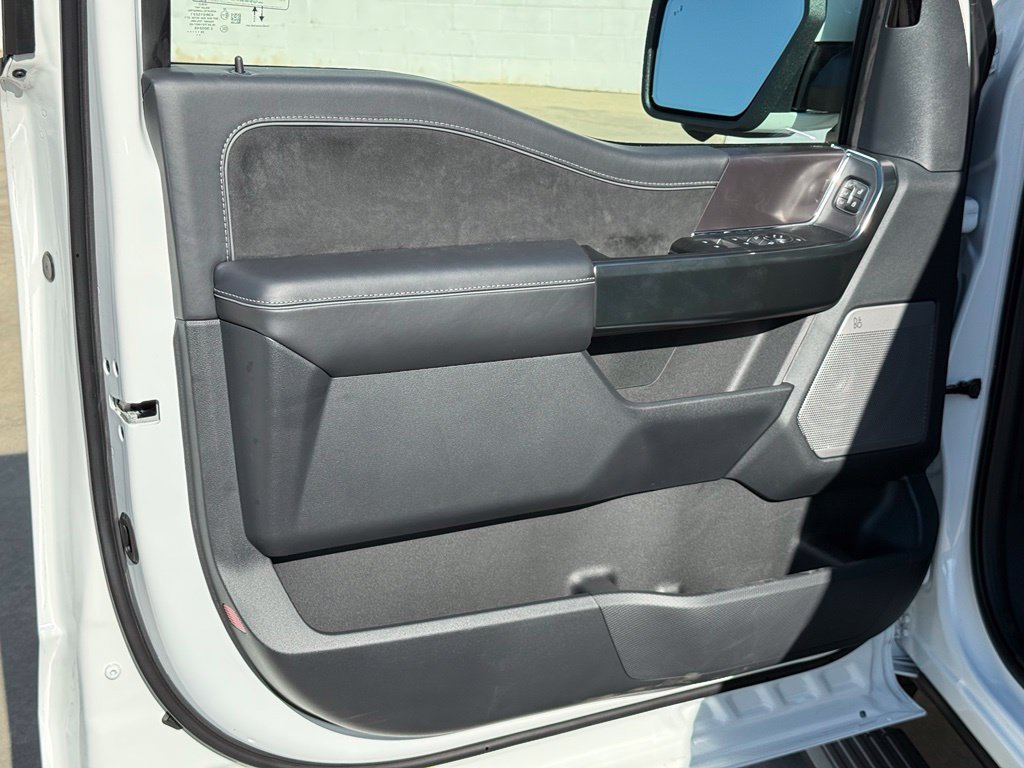 New 2026 Star White Metallic Tri-Coat Ford Platinum® image 16