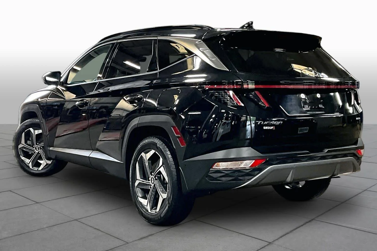Used 2022 Phantom Black Hyundai Limited image 12