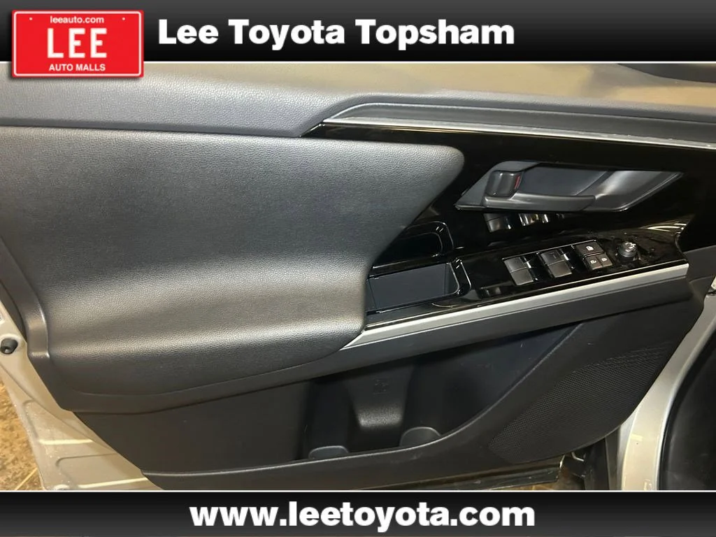 Used 2023 Silver Metallic Toyota XLE image 21