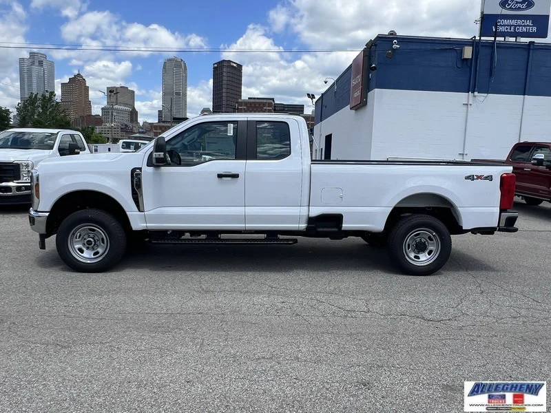 New 2026 Oxford White Ford XL image 2