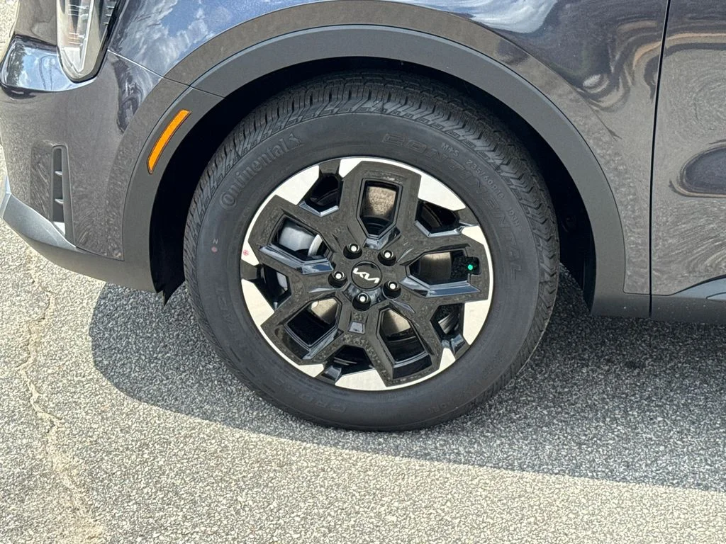 2025 Kia Sorento S - Photo 11