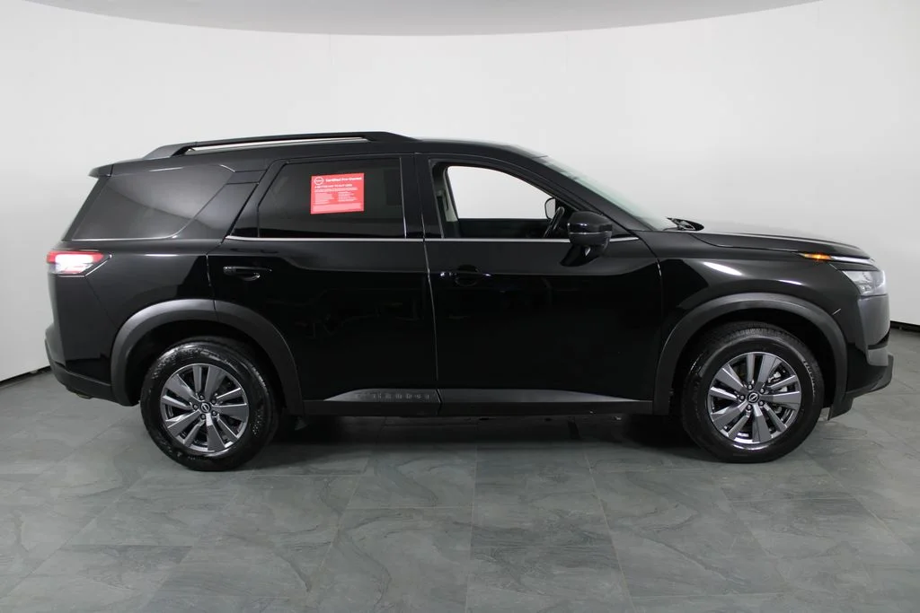 2025 Nissan Pathfinder SV - Photo 12