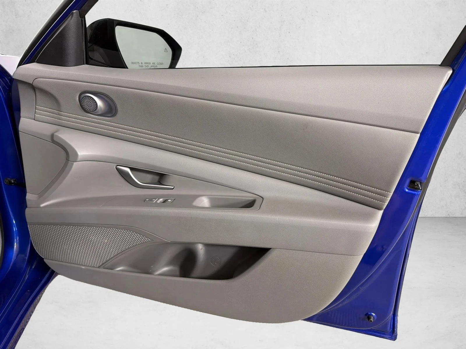 Used 2025 Gray Hyundai SEL Sport image 14