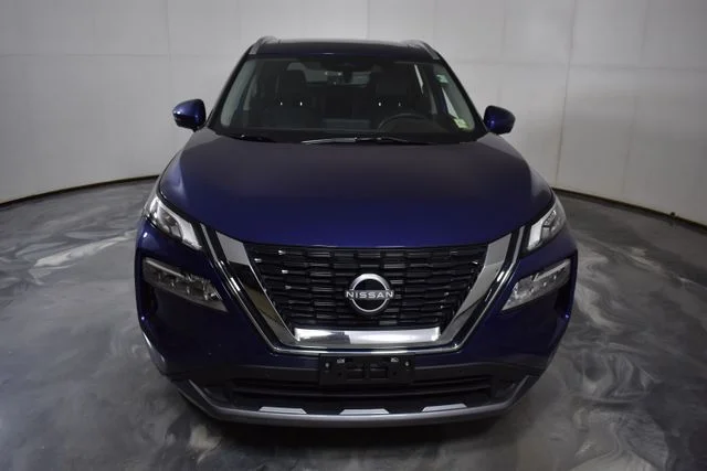Used 2023 Blue Nissan SL image 12