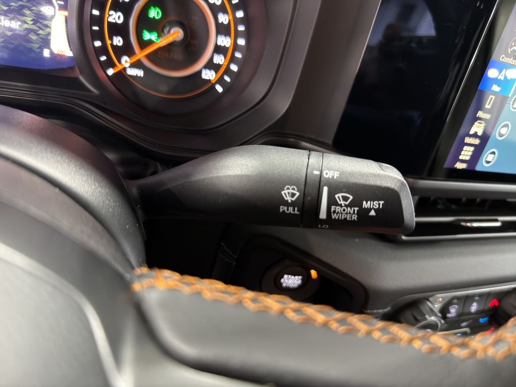Used 2024 Bright White Clearcoat Jeep Mojave X image 28