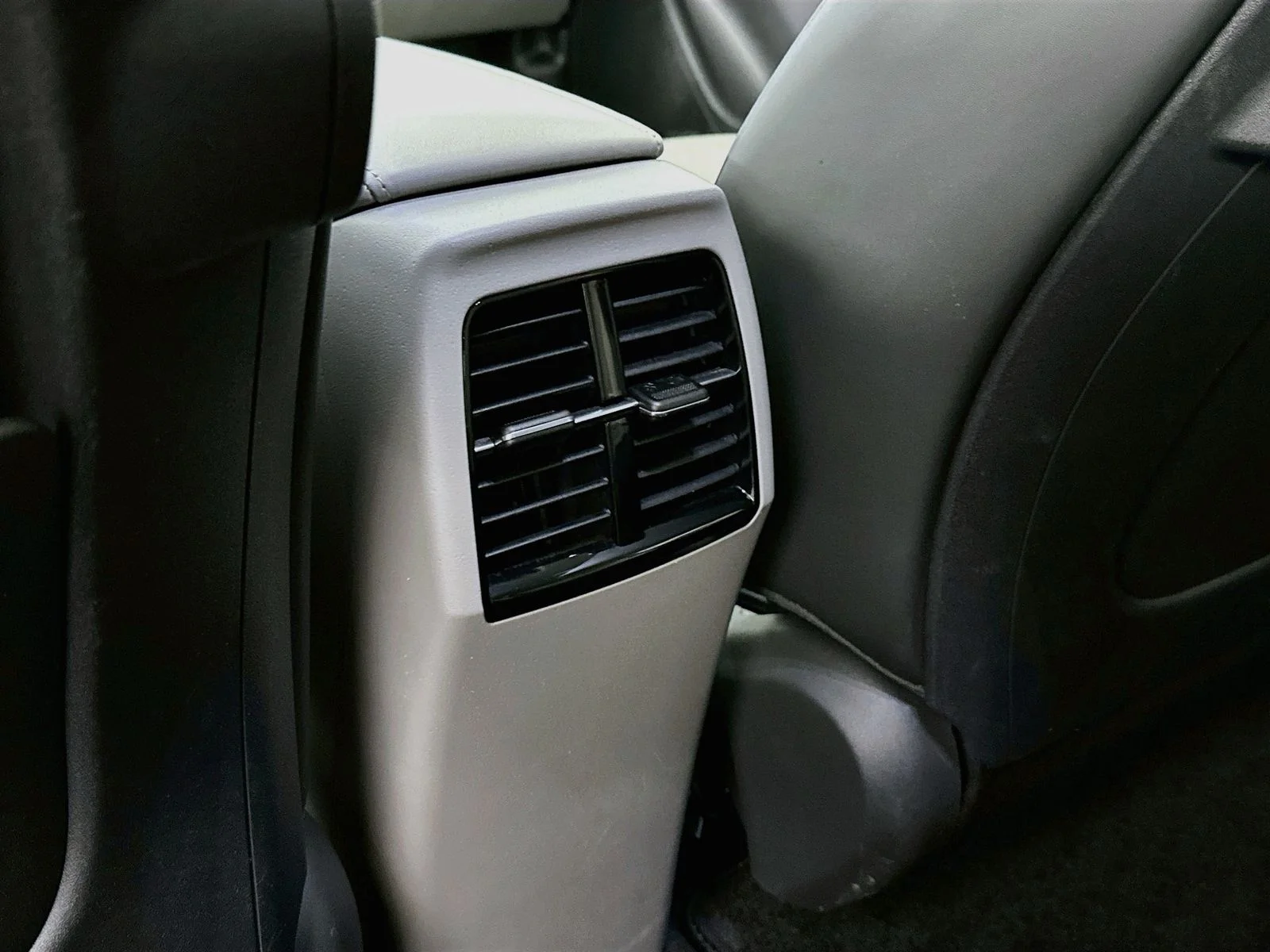 Used 2024 Aurora Black Kia Wave image 27
