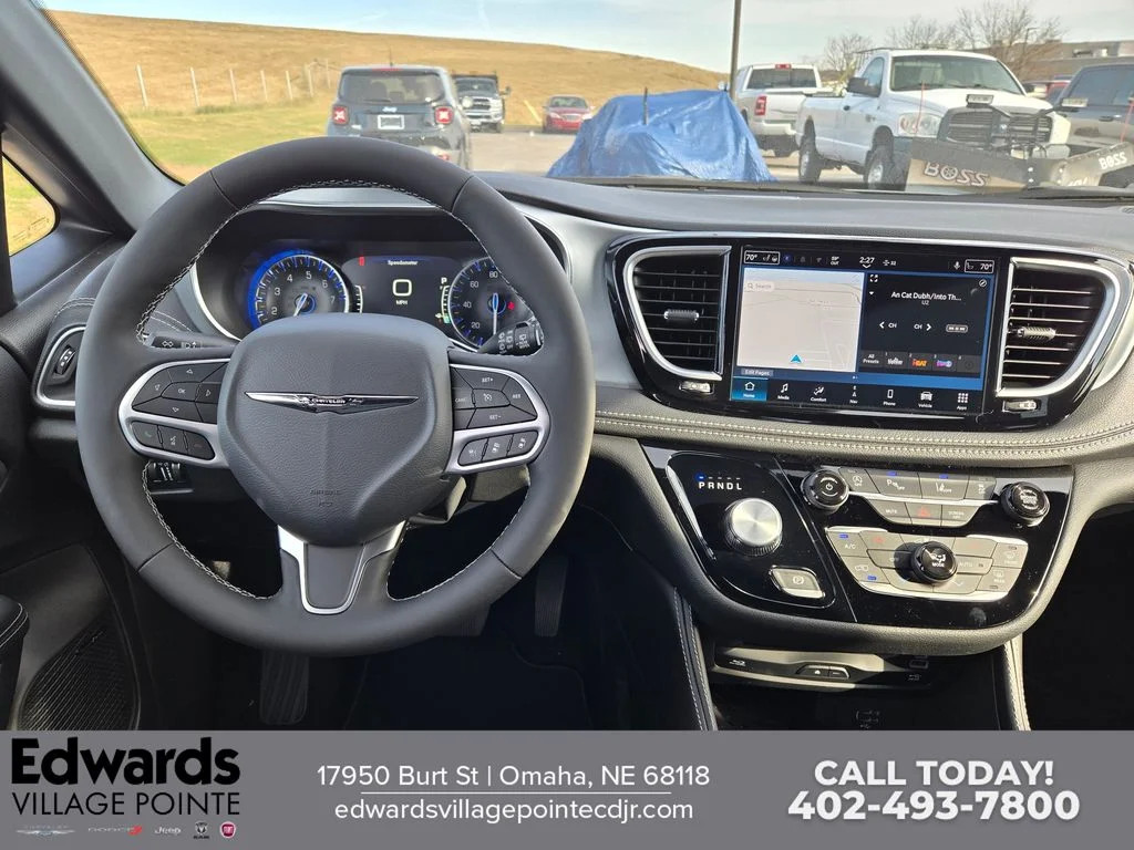 2026 Chrysler Pacifica Limited - Photo 15