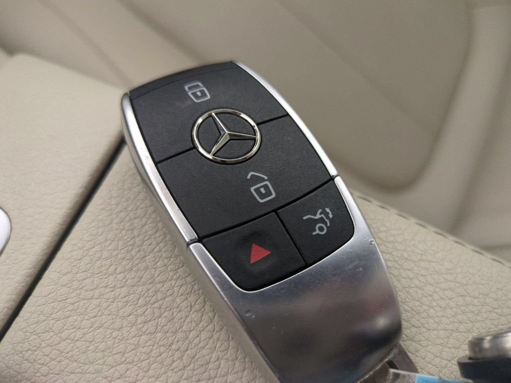2023 Mercedes-Benz GLA Base - Photo 36