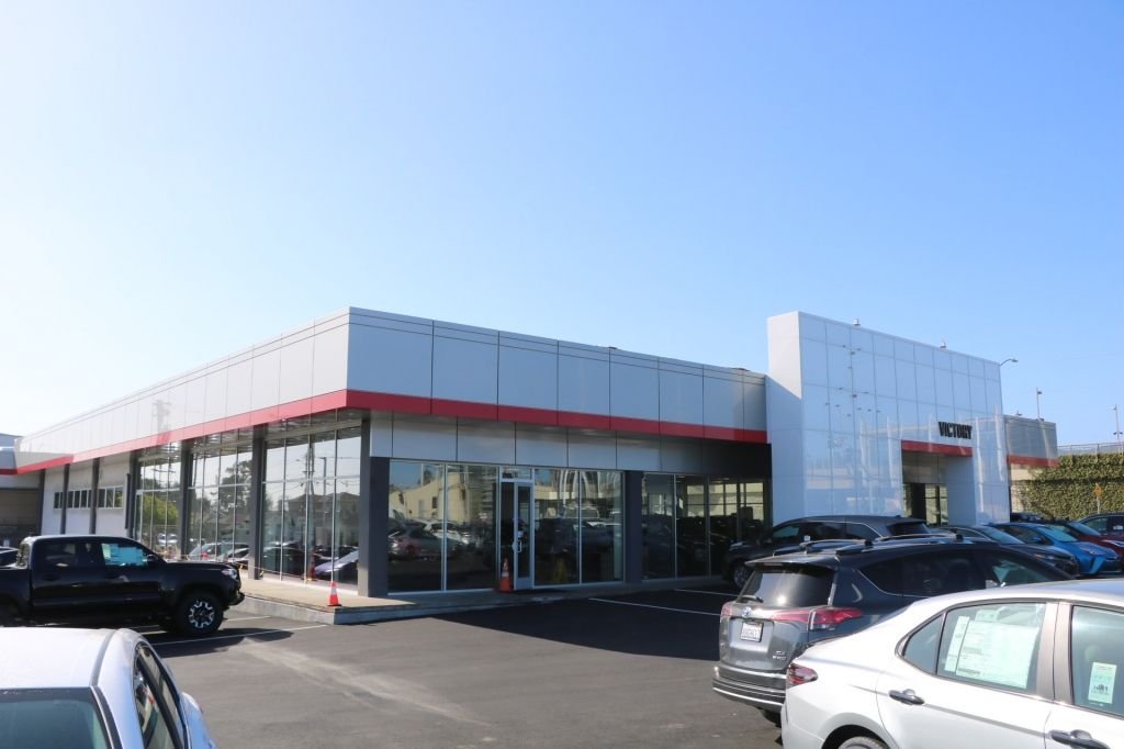 Used 2025  Toyota XLE image 38