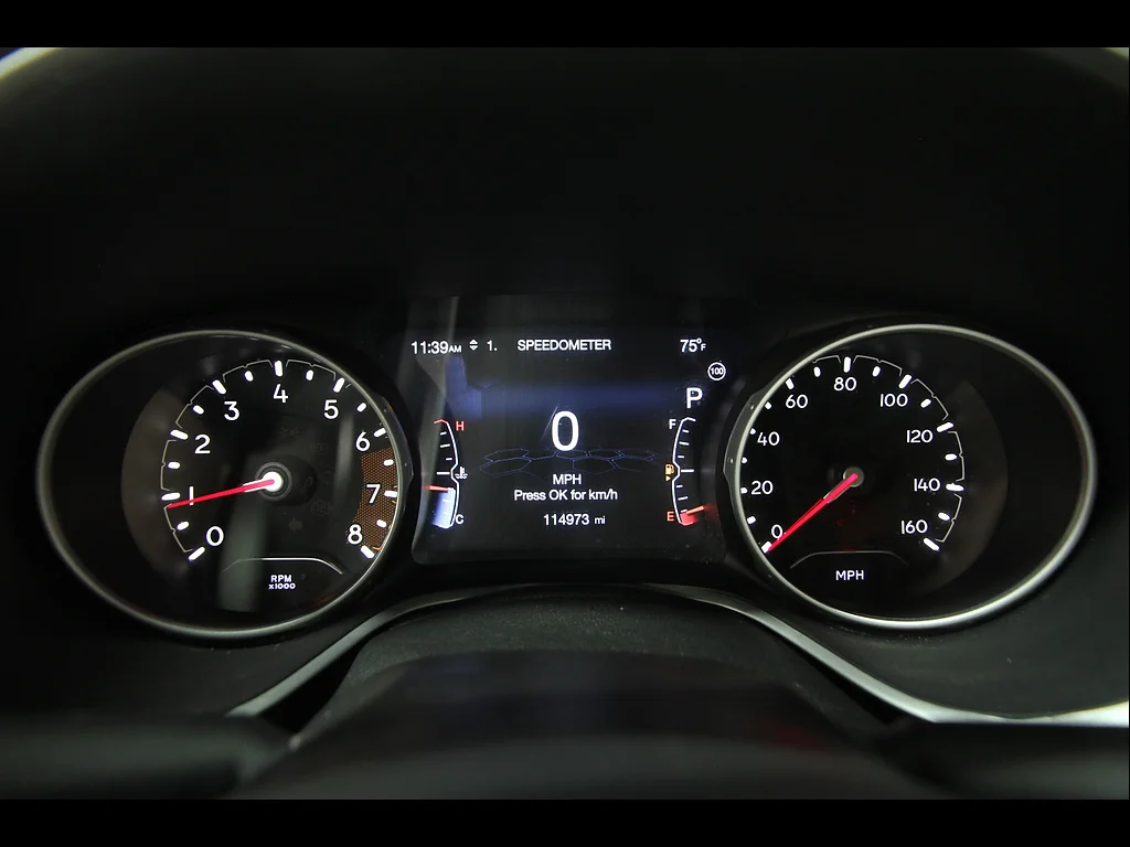 Used 2020 Diamond Black Crystal Pearl Coat Jeep Limited image 8