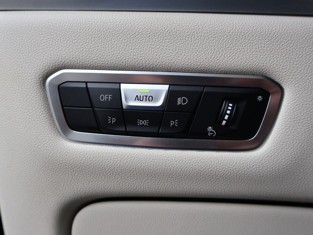 Used 2023 Carbon Black Metallic BMW xDrive40i image 39