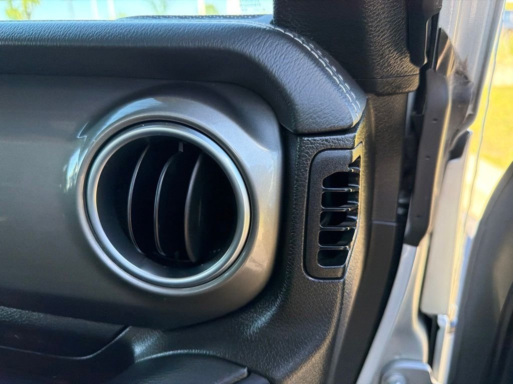 Used 2023 Silver Jeep Overland image 15