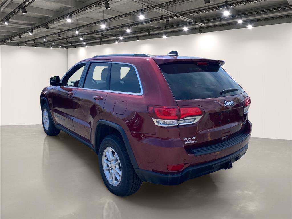 Used 2020 Velvet Red Pearlcoat Jeep Laredo E image 5