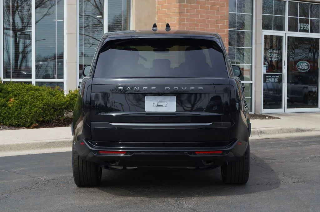 New 2026 Santorini Black Land Rover SE image 5